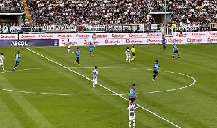 Ascoli-Catania, una fase del match