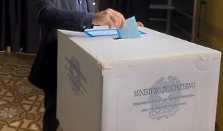Amministrative in Sicilia, la diretta dello spoglio: affluenza, sindaci eletti, ballottaggi e tutti i risultati dei 71 Comuni al voto