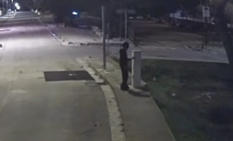 Marina di Ragusa, forza quadro elettrico e lascia un'intera zona al buio