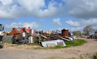 Modica, la polizia scopre discarica abusiva durante un intervento