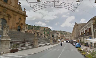 Modica, il prof. Barone: "Anche la cultura ci potr&agrave; aiutare a rilanciare il centro storico"