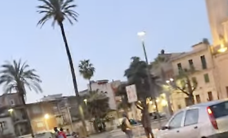 Vittoria, ecco come si reclutano i braccianti all'alba in piazza