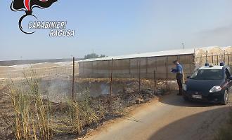 Vittoria e la lotta alle fumarole, denunciate due persone sorprese a incendiare rifiuti speciali