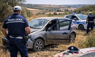 Scicli, ritrovata auto rubata nelle zone di campagna
