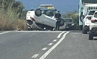 Incidente sulla Ragusa mare, auto si ribalta