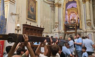 Giarratana, molto emozionante il rito della "scinnuta" della patrona Maria Ss. della Neve