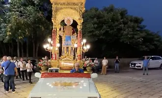 San Vito a Chiaramonte, sul palco Enrico Guarneri
