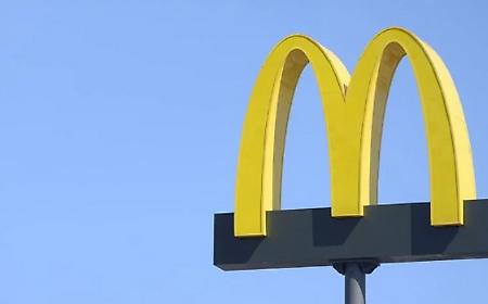 Vittoria, tenta di incendiare il McDonald's. Piromane bloccato