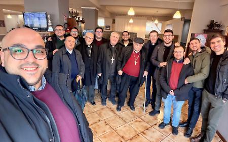 Ragusa, i seminaristi in visita al vescovo emerito Paolo Urso