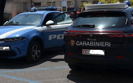Vittoria: malmenano un 22enne e gli portano via i telefoni cellulari, arrestati 4 pregiudicati