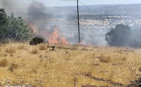 Ragusa, incendio a Monsovile. In azione anche la Protezione civile
