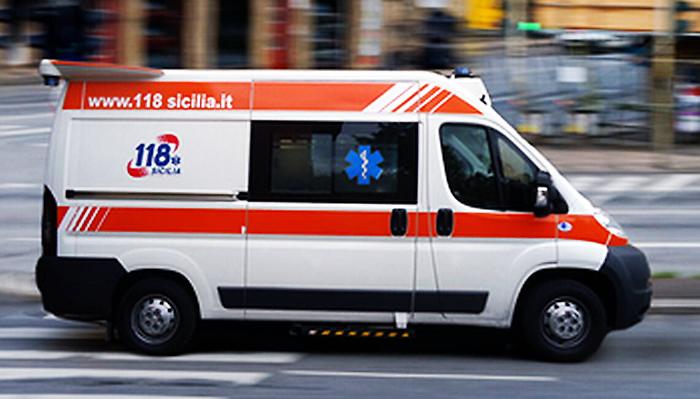 Coronavirus, due agrigentini sull'ambulanza da ore a Caltanissetta 