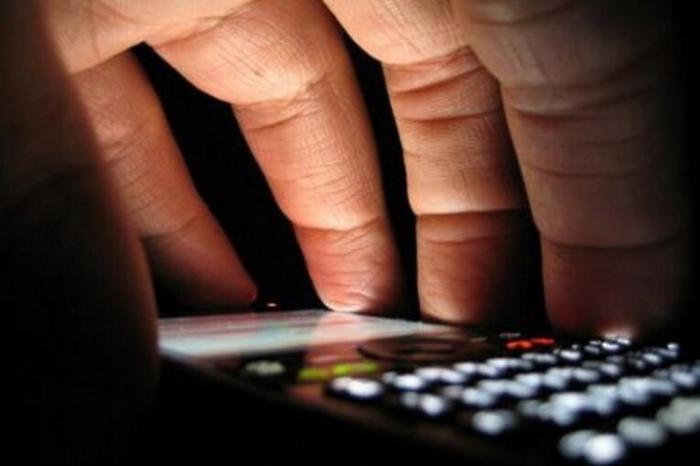 Si invaghisce di una donna conosciuta su Facebook e la perseguita: messinese dai domiciliari  finisce in carcere