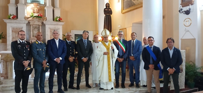San Francesco a Ragusa, messa del vescovo con le autorità civili e militari