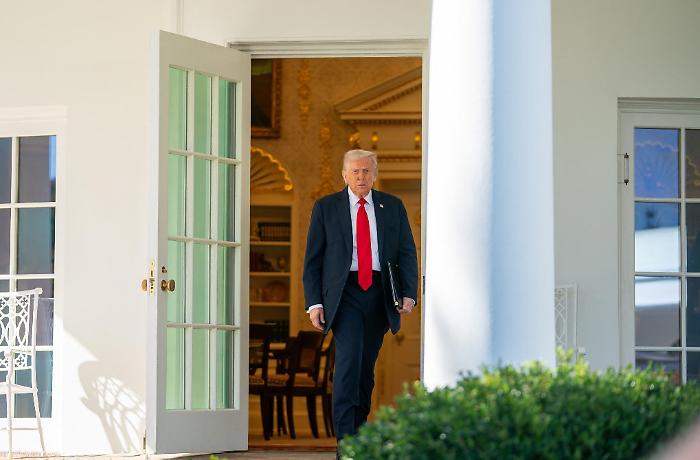 Trump assicura che la guerra in Ucraina sarà «risolta» ma annulla l'incontro con Putin 