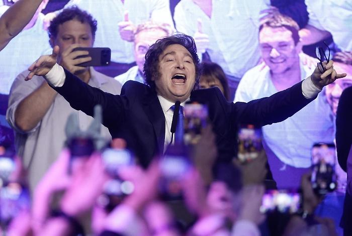 In Argentina stravince (contro ogni pronostico) Milei: il suo partito arriva al 40% 