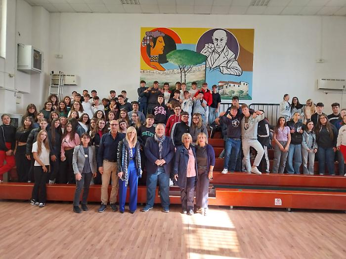 Riesi, tra compiti e deepfake: l'intelligenza artificiale sotto la lente degli studenti dell'Istituto Carafa