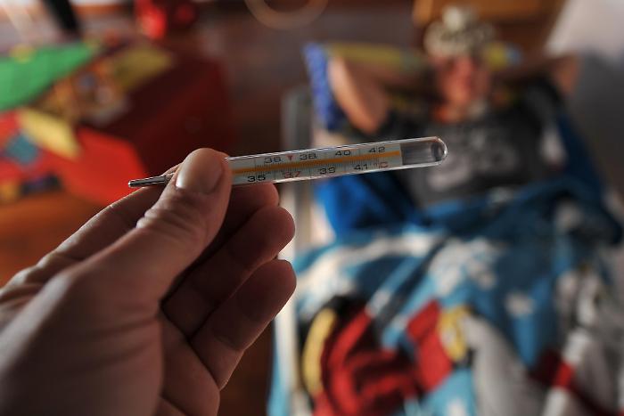 Influenza, 7 mutazioni nel ceppo H3N2: ecco perché quest'anno tra febbre e dolori muscolari sarà una stagione “tosta”