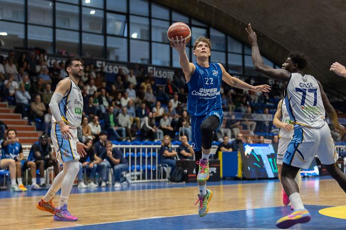 La Virtus Ragusa difende il primato, sfida tra big a Reggio Calabria