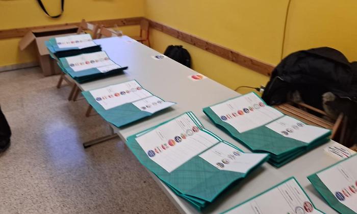 Nuovo sistema elettorale, l'ipotesi del centrodestra è un proporzionale con premio: come funziona il “Porcellum costituzionalizzato”