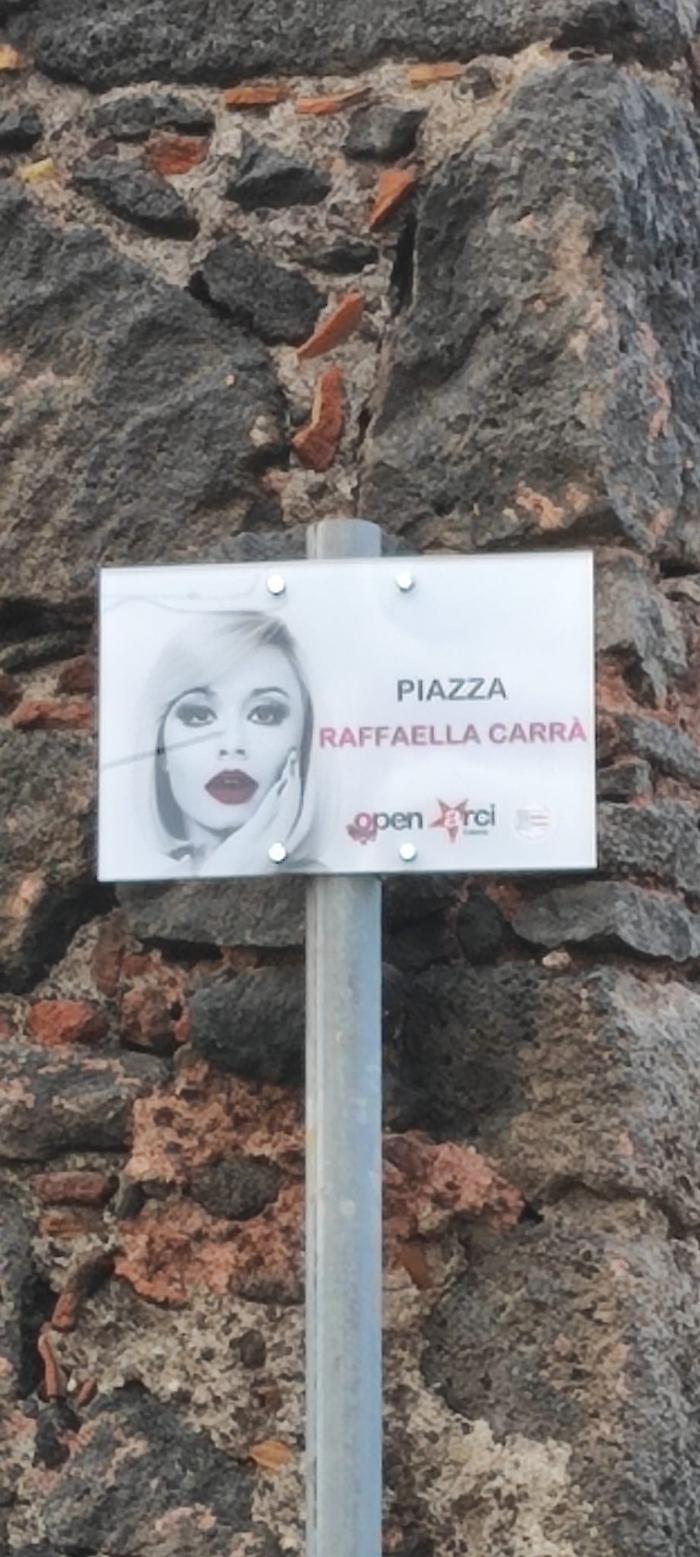 Piazza Raffaella Carrà