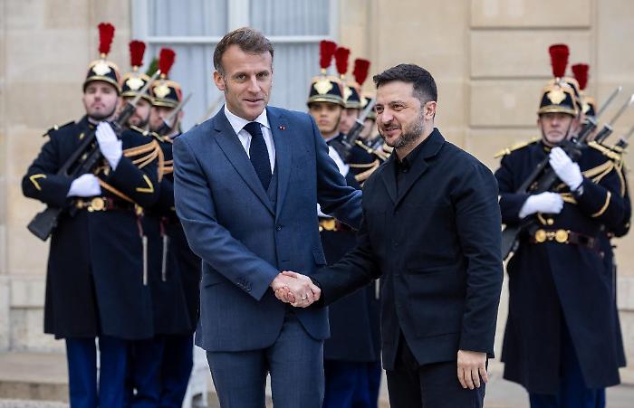 A che punto sono le trattative di pace tra Ucraina e Russia? Oggi Zelensky vola da Macron: «Siamo vicini, ma Putin rinunci al sogno di ricostituire l'impero sovietico»