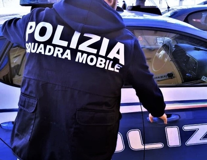 Tentato omicidio alla Fiera, arrestato in Toscana un 30enne in fuga: colpì un uomo con un coltello da macellaio
