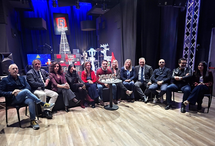 I consiglieri comunali di Caltanissetta diventano... cantanti per finalità benefiche