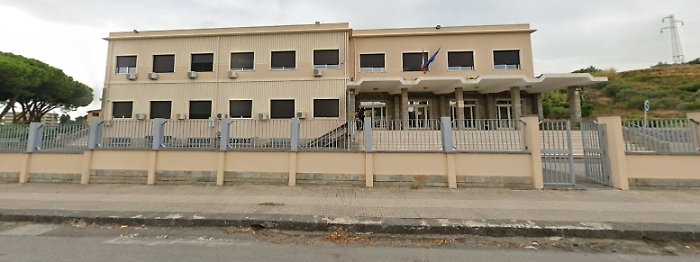 Messina, il prof "bullizzava" gli alunni: condannato a tre anni e mezzo di carcere per maltrattamenti. La difesa: «Erano solo battute»