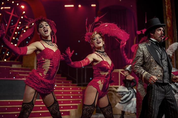 Da Floridia a Roma: Raffaele Rudilosso conquista il Sistina come Baby Doll in Moulin Rouge