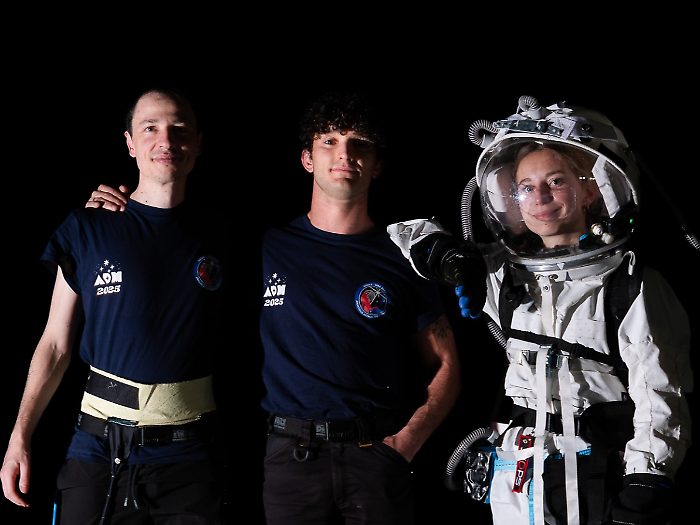 Dalla Sicilia alla Luna, il sogno dello spazio di Emanuele Pulvirenti: &laquo;Lo sto realizzando con ago e filo&raquo;