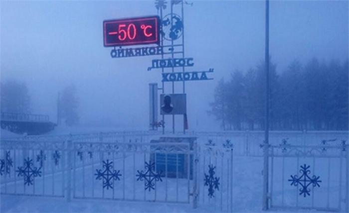 Ojmjakon, il villaggio di ghiaccio: come si sopravvive a -50&deg; C  tra renne, slitte e tubature che scoppiano