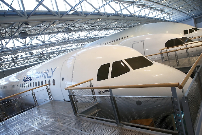 La guerra dei visti tra Usa e Ue: la prima risposta europea la d&agrave; Airbus che dice addio alle Big Tech americane