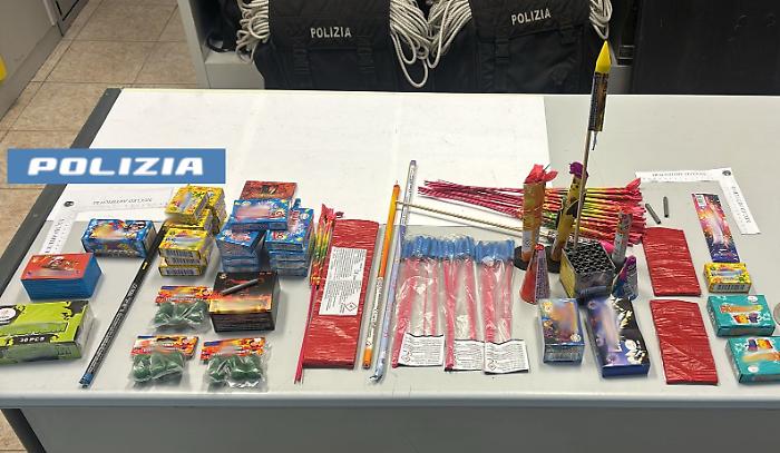Ancora blitz anti-botti a Catania: migliaia di fuochi d'artificio sequestrati e due denunciati