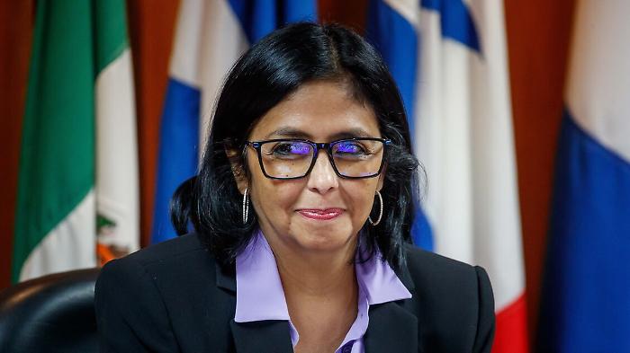 Venezuela, chi maneggia il potere dopo il &ldquo;colpo&rdquo; su Maduro: il triangolo che pu&ograve; decidere la transizione