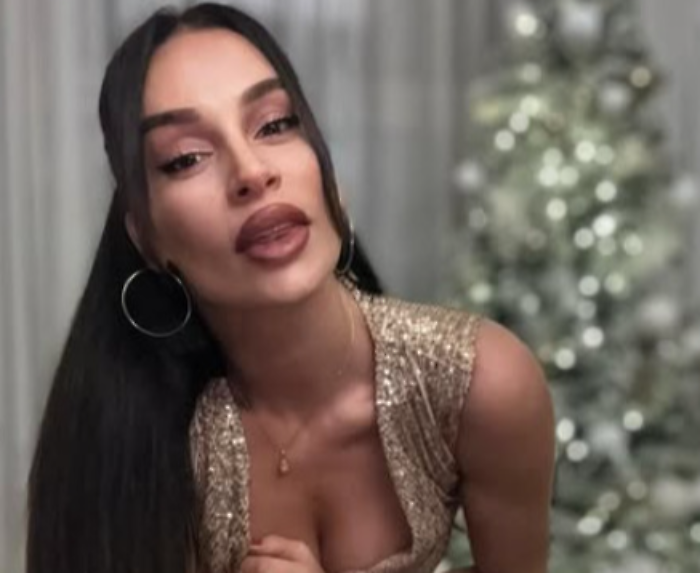 Francesca Tocca cade dalle scale e fa il "botto" in passerella