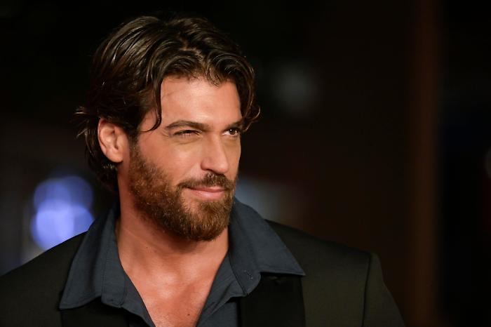 Istanbul, notte di ferro e neon: il blitz che ha travolto Can Yaman