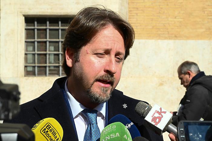 Manlio Messina sui social: &laquo;Se riproponete Schifani alla Presidenza della Regione mi candider&ograve; contro&raquo;