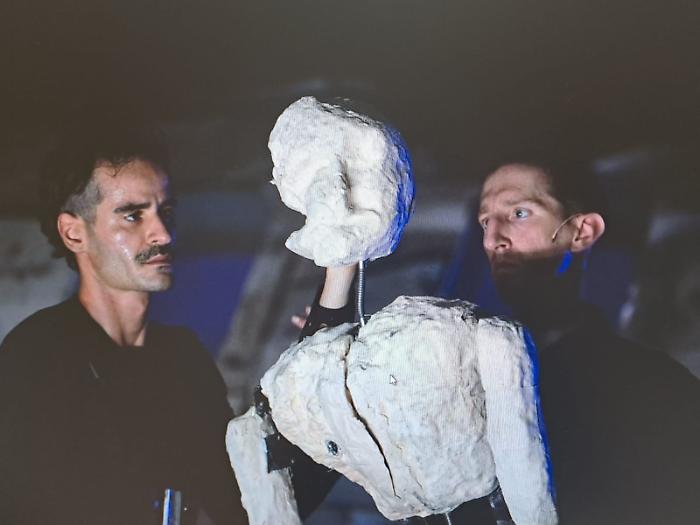 Una scena dello spettacolo "oltre" al teatro Biondo di Palermo