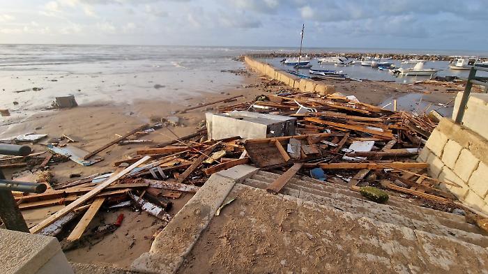 Punta Secca, il lido Anticaglie non esiste pi&ugrave; nella Marinella di Montalbano