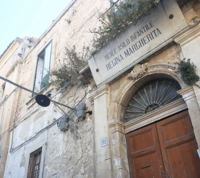 Modica, l'ex asilo reale Regina Margherita rischia cedimenti strutturali
