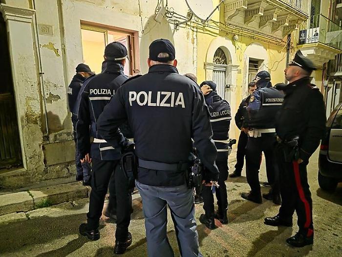 Controlli nei centri storici in provincia di Ragusa, espulsi 9 stranieri