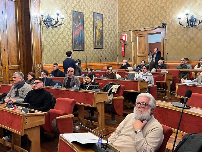Ragusa, il Consiglio comunale in scena tra la solidariet&agrave; a Bitetti e l'ingresso di Flaccavento