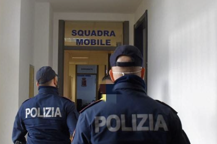 Ragusa, rub&ograve; in un'attivit&agrave; commerciale: finisce ai domiciliari