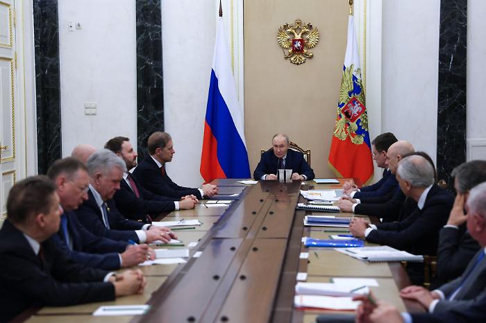 Internet interrotto e generali che cadono dalle finestre: chi sta succedendo a Mosca?