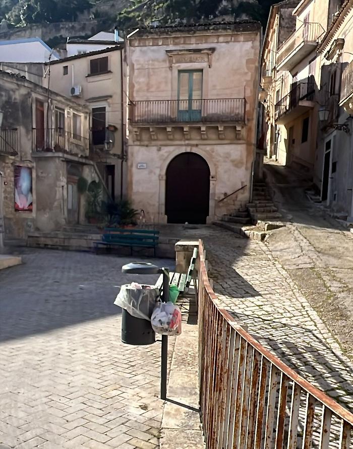 Scicli, tempi duri per gli incivili. Aumentano i controlli sul conferimento dei rifiuti