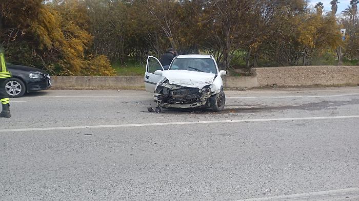 Scoglitti, incidente stradale autonomo sulla strada per S. Croce: un ferito