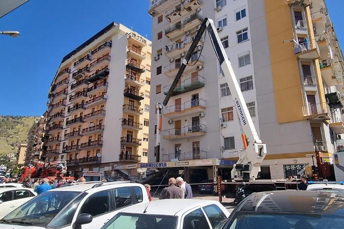 Morti bianche a Palermo, il cordoglio delle istituzioni : &laquo;Oggi la citt&agrave; si ferma&raquo;