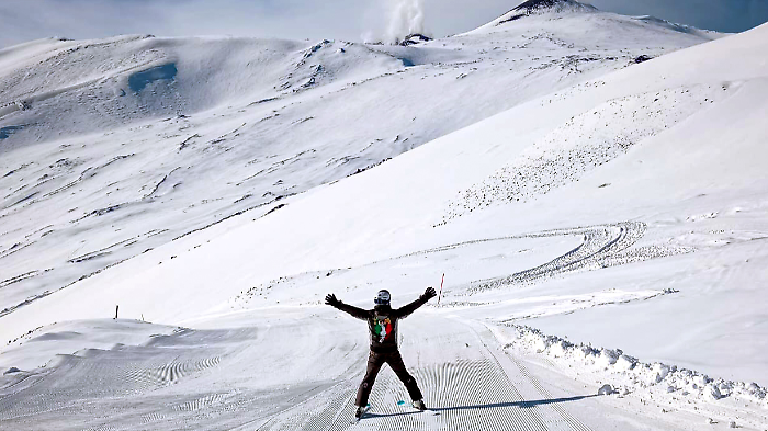 Sull&rsquo;Etna si &egrave; concluso un inverno da incorniciare : stagione sciistica eccezionale e ora la magia di primavera 