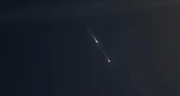 Scie luminose anche nei cieli della provincia di Ragusa, di cosa si tratta?